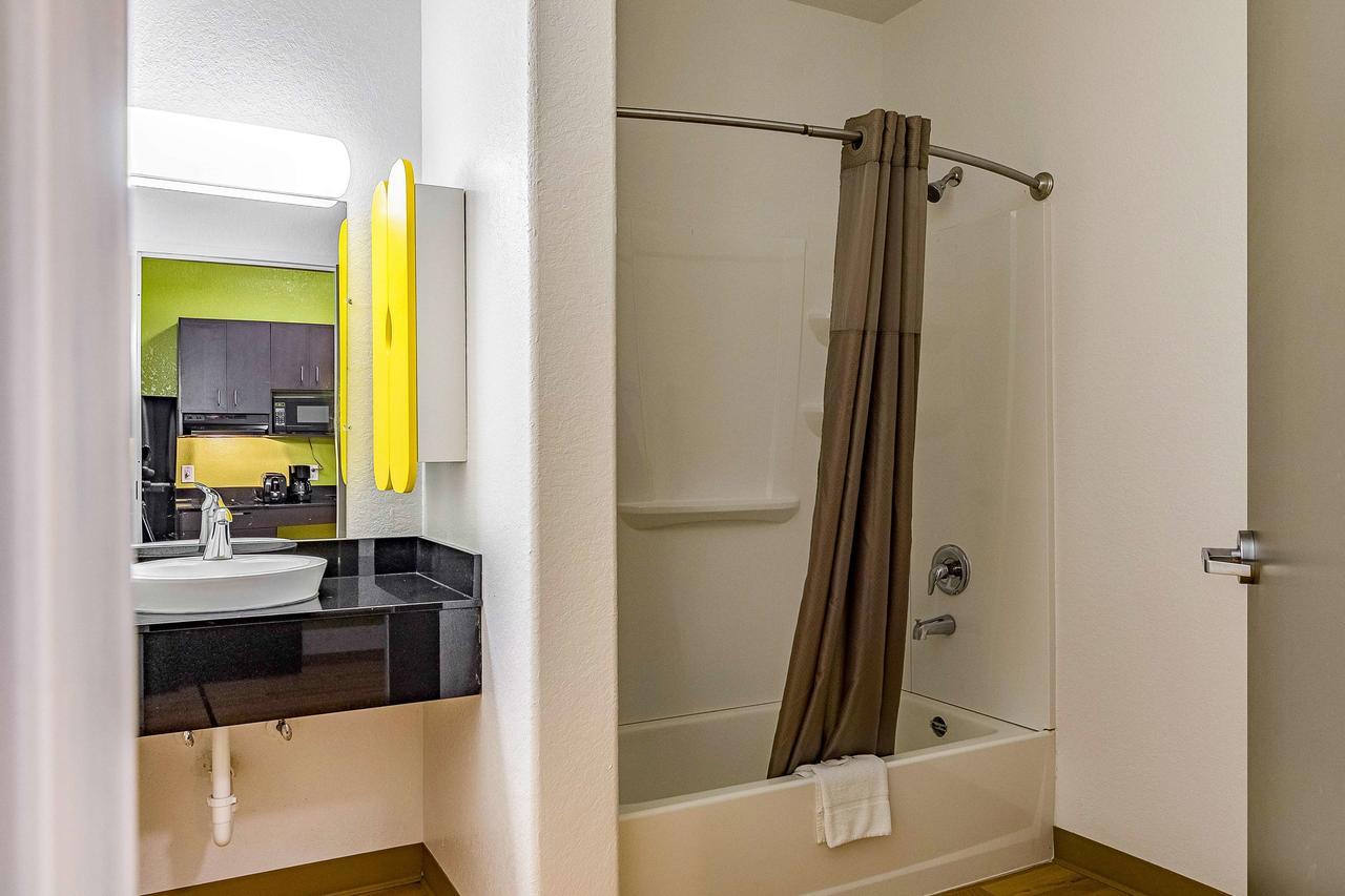 6 New Braunfels, Tx Hotel 2*