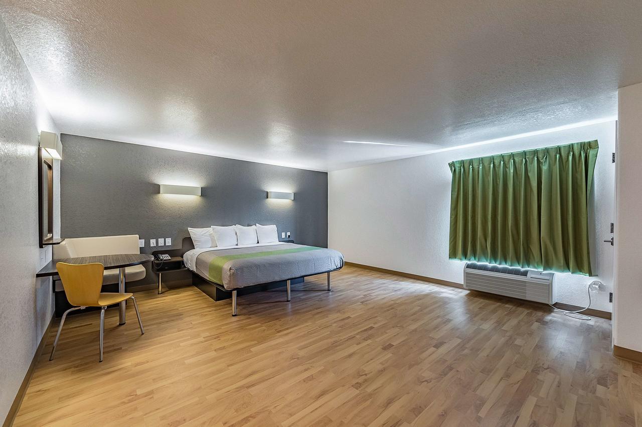 6 New Braunfels, Tx Hotel 2*
