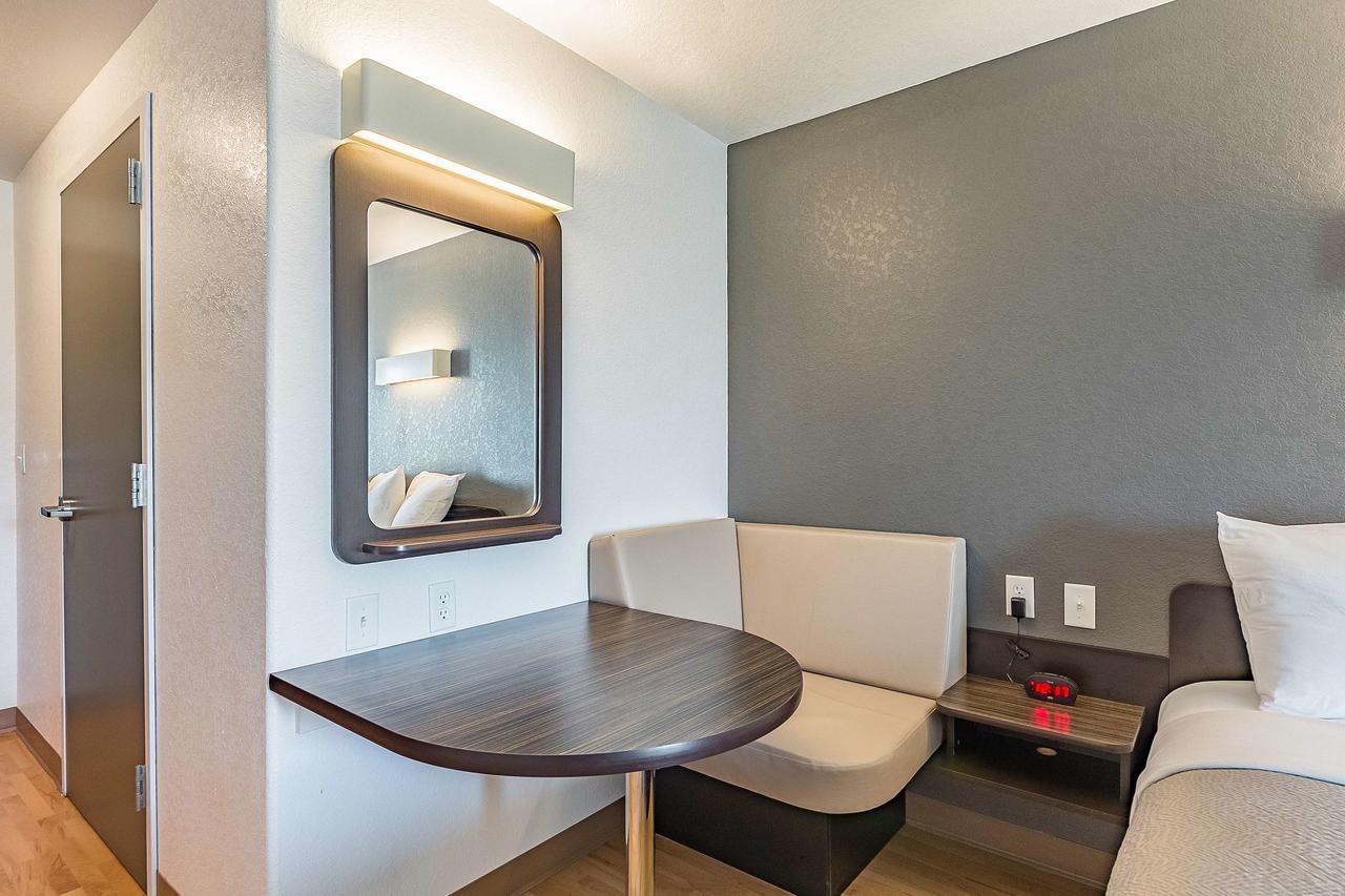 Hotel 6 New Braunfels, Tx 2*